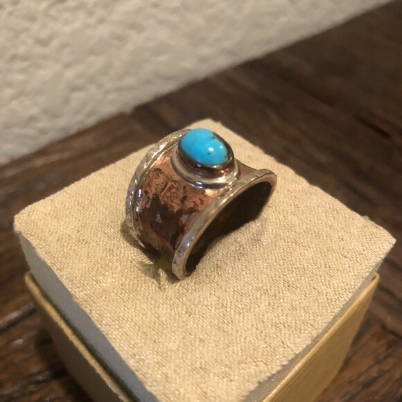 Turquoise Gemstone Ring - Oval Shape - Wide Hammered Copper Band - Size 10 - Picture 2 of 13